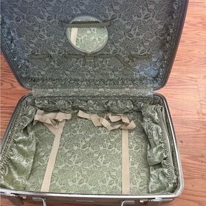 American Tourister Tiara Vintage Tan Suitcase